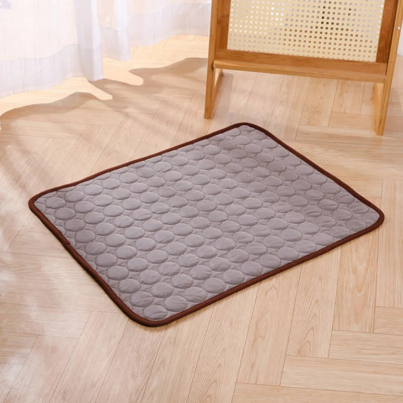 Summer Cooling Pet Mat Water Absorption Portable Gel Sleeping Pad For Dogs