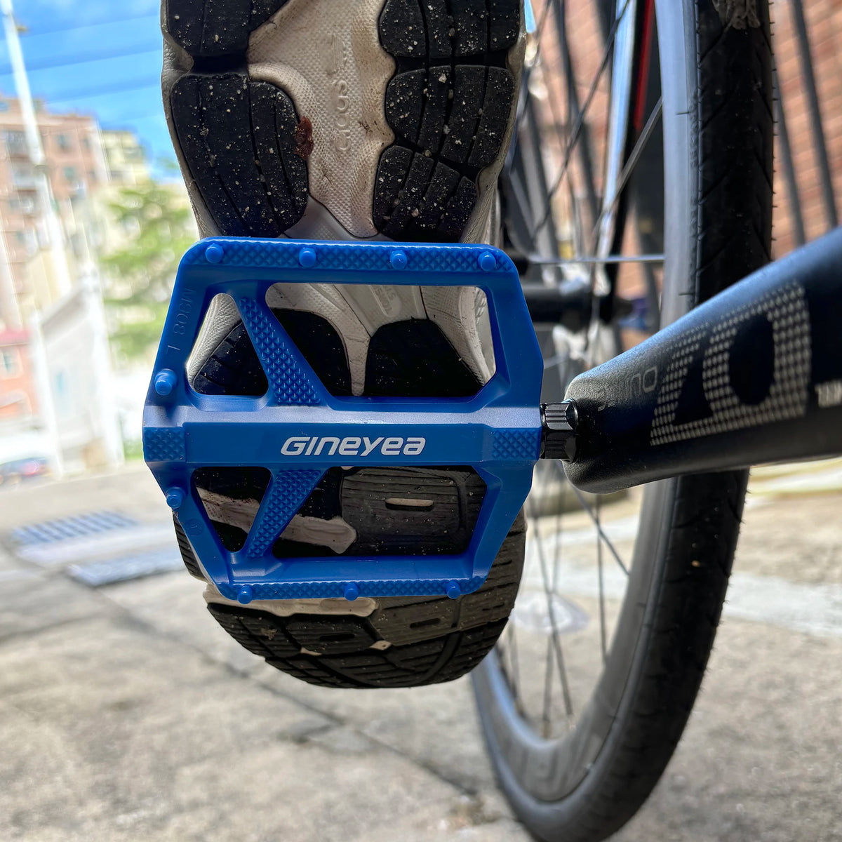 Gineyea Lightweight Anti Slip Flat Bike Pedals With Bearings